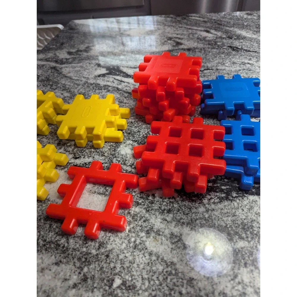 19 Pieces VTG Little Tikes WEE WAFFLE BLOCKS 4x4 Red Blue Yellow Primary Colors